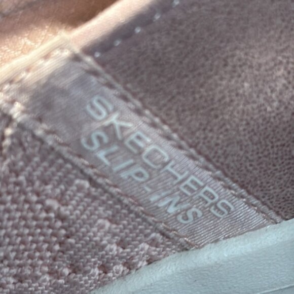 Skechers Women's Martha Stewart Ultra Flex Back on Track Hands Free Slip-ins - Picture 7 of 8